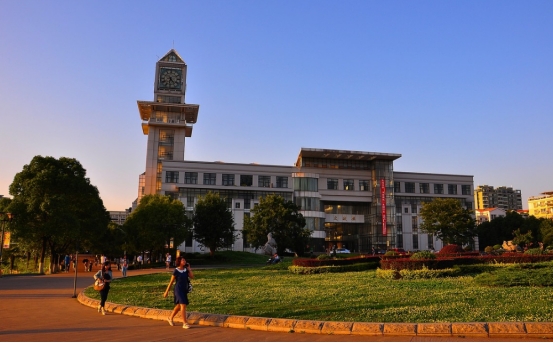 中国前十名财经大学