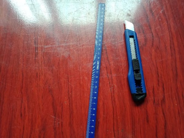 没有切割刀瓷砖简易切割方法