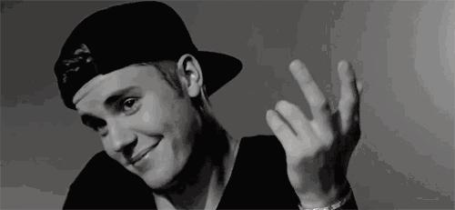 心理学判断一个人说谎的表现