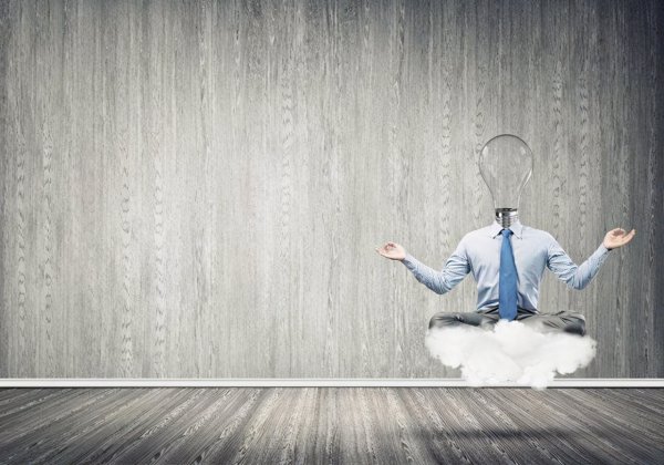 心理学判断一个人说谎的表现