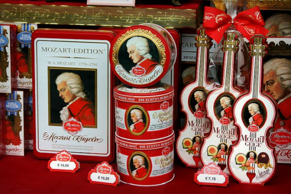 奥地利人口和面积是多少