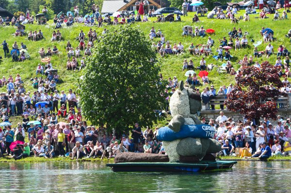 奥地利人口和面积是多少