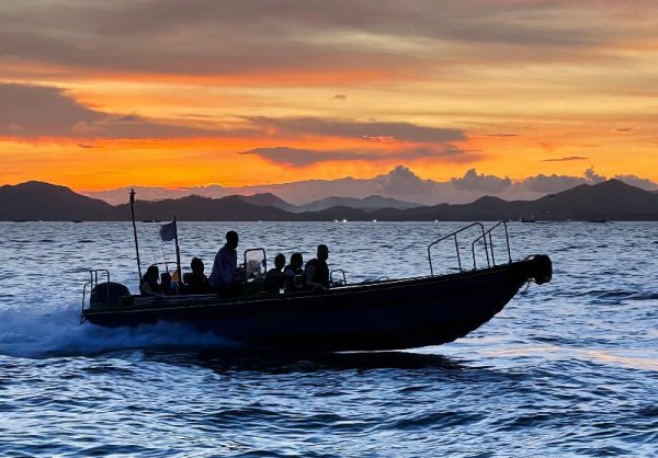 海边拍照技巧怎么摆姿势图片