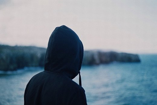 不想和任何人接触是抑郁了吗