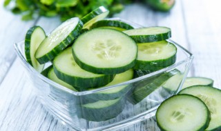 菠菜和黄瓜可以同时吃吗 菠菜和黄瓜能不能同时吃呢