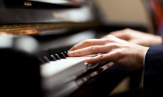 钢琴是用什么做的 钢琴简单介绍