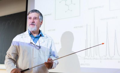 一级教授二级教授三级教授的区别 教授分为哪几个等级