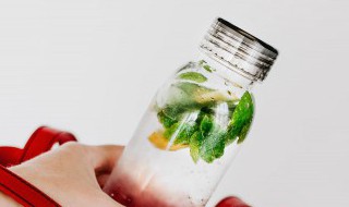 结婚回礼水杯刻什么字 结婚回礼水杯刻哪些字好