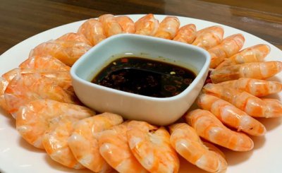 白灼虾是冷水下锅还是热水下锅 水煮白灼虾的方法