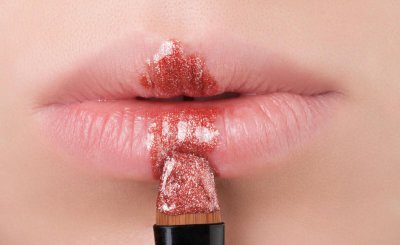 大牌口红过期还能用吗 大牌口红过期了再用有什么后果