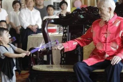 老人过生日提前推后讲究 老人提前过生日有什么说法