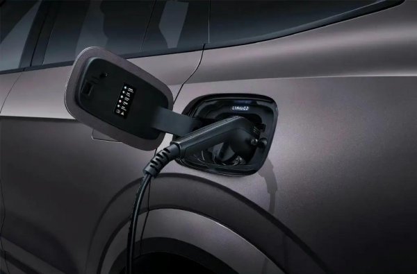 油电混合和插电式混合哪个好