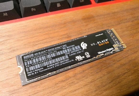 笔记本可以装几个固态硬盘