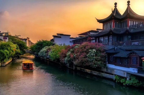 国内适合散心的城市穷游