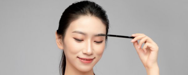 眉笔颜色如何选择