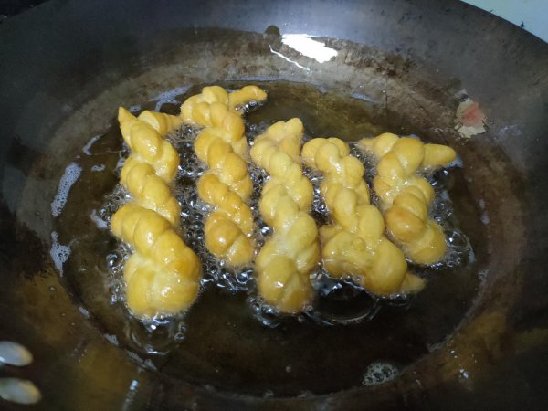 炸麻花是死面还是发面