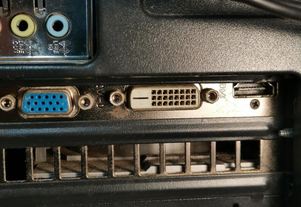 电脑显示检测信号线是怎么回事