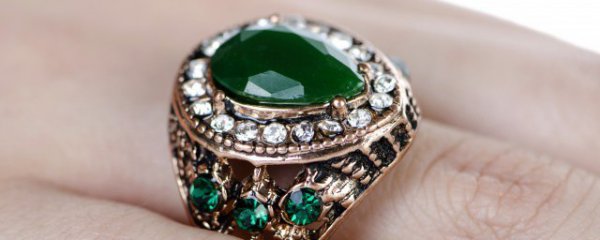 平时戴戒指戴什么材质的好