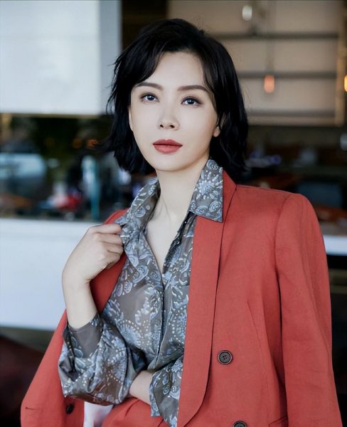 40岁女人最有气质发型