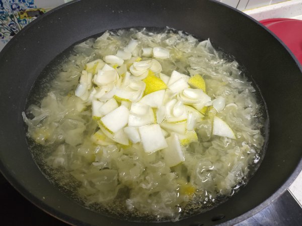 煮银耳汤用开水煮还是冷水煮好