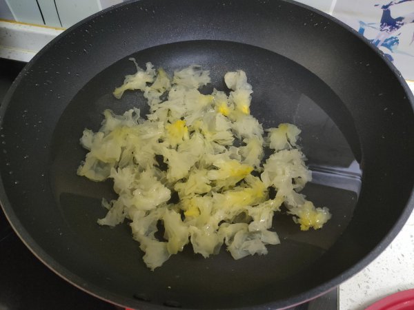 煮银耳汤用开水煮还是冷水煮好