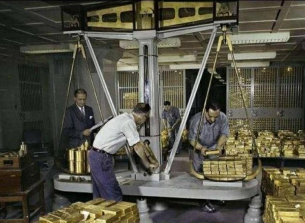 黄金储备为什么放在美国