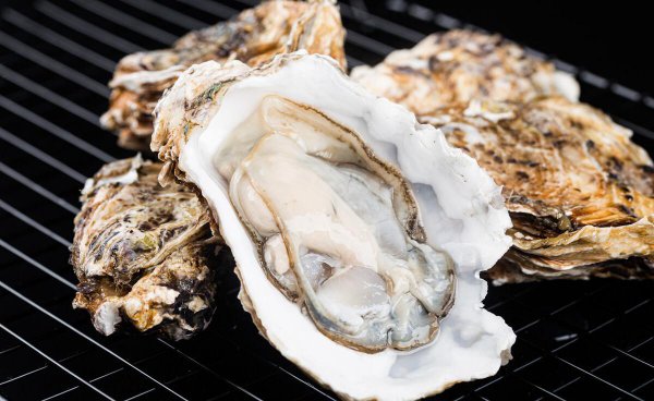 生蚝可以带壳放冰箱冷冻吗