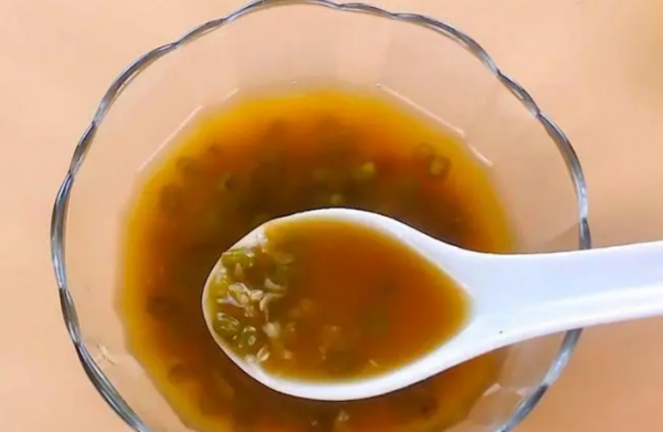 为什么绿豆粥煮出来是红色