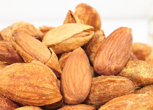 大杏仁和巴旦木的区别图解