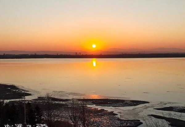 给孩子解释为什么有白天和黑夜的变化