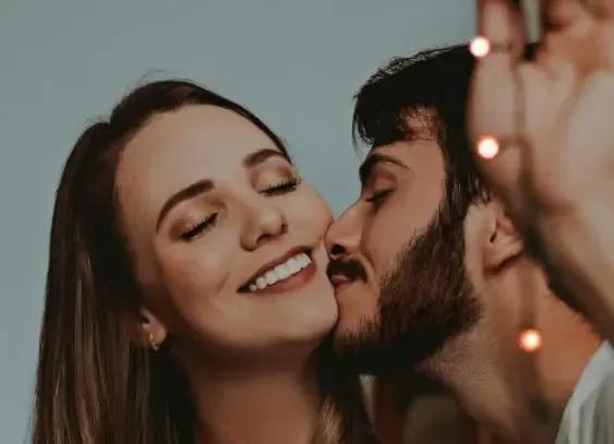 接吻时男生的手为什么不老实