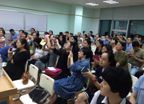 做小学教师年薪有十万吗