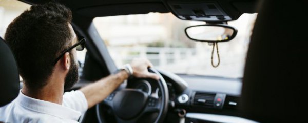 科目二定点停车与坡道起步技巧解析