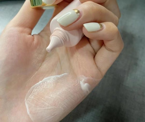 妆前乳哪个牌子好用推荐