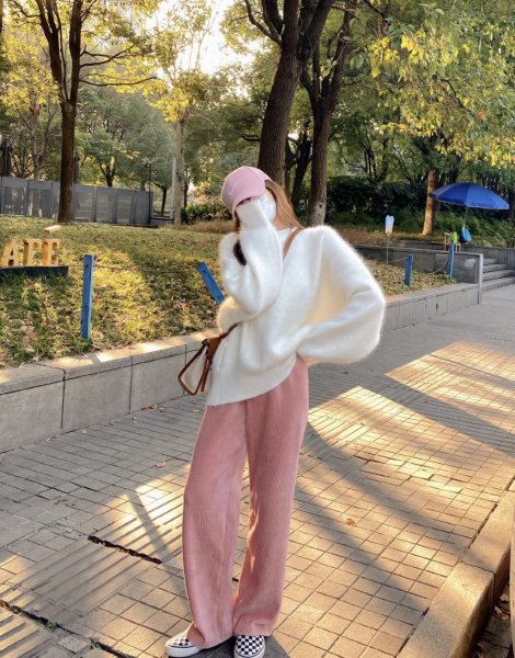 粉色和什么颜色搭配好看