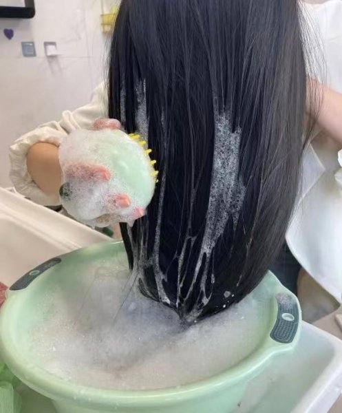 头发干燥怎么护理才能柔顺