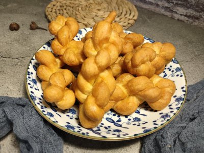 炸麻花是死面还是发面 炸麻花怎么做才能又软又蓬松