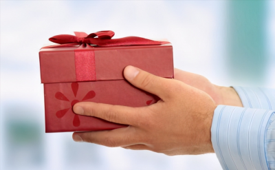 给人送礼怎么说话技巧 求人办事送礼时要掌握6个技巧
