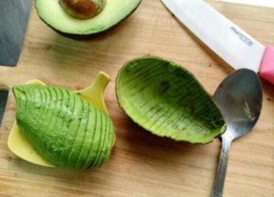 牛油果怎么剥 牛油果怎么剥皮容易