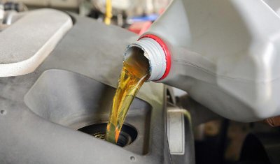 奥迪机油灯亮后还可以开多少公里 奥迪车没机油亮灯能跑多少