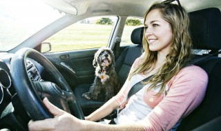 怎样判断是否需要更换雨刷 如何判断雨刷需要更换