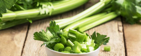 芹菜可以和鸡蛋一起吃吗