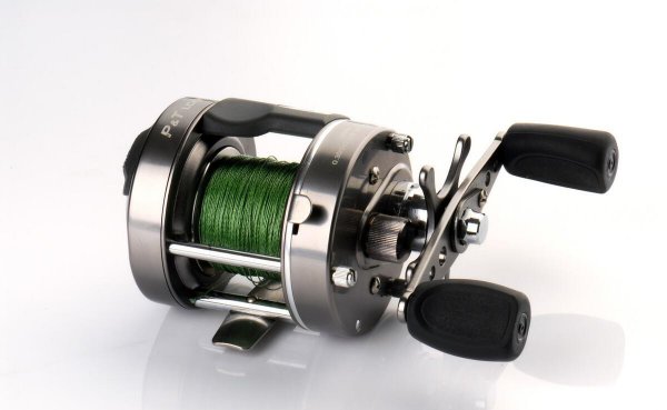 路亚竿水滴轮和纺车轮哪个好