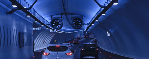 驾驶汽车出进隧道注意什么