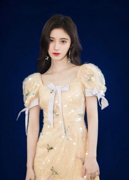 冷黄皮适合的衣服颜色