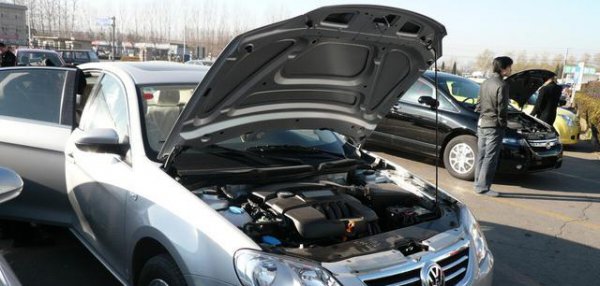 旧车是卖掉划算还是到4S店置换划算