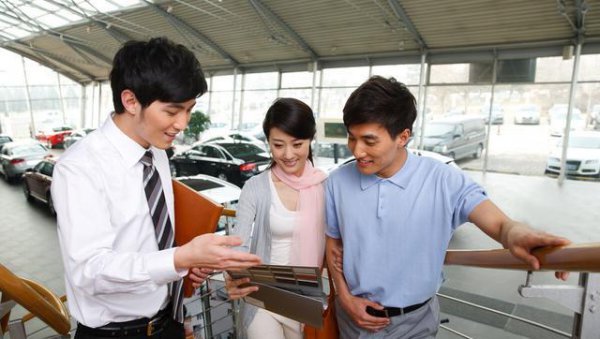 旧车是卖掉划算还是到4S店置换划算