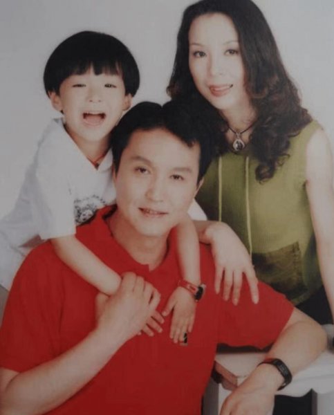 演员吴刚的个人资料简介