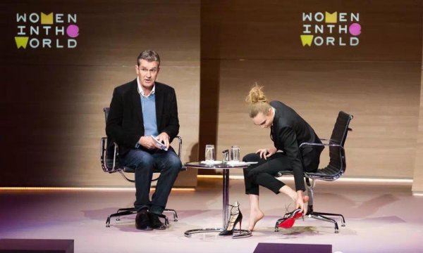 红底高跟鞋是什么牌子