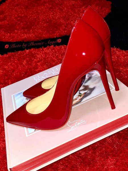 红底高跟鞋是什么牌子